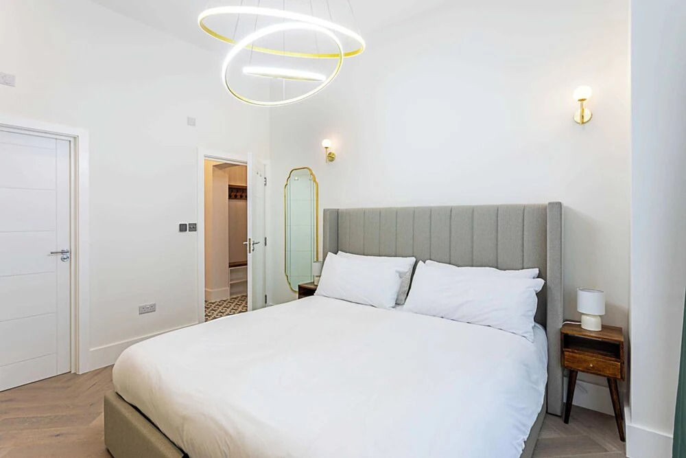 Gorgeous Flat in the Heart of Acton