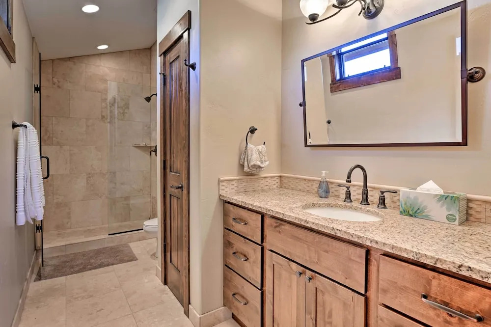 Mtn-view Fraser Home w/ Hot Tub - Near Skiing!