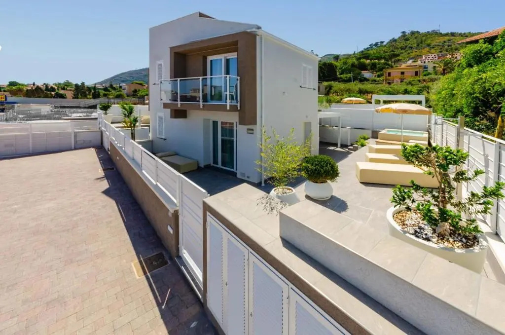 Calanica Resort