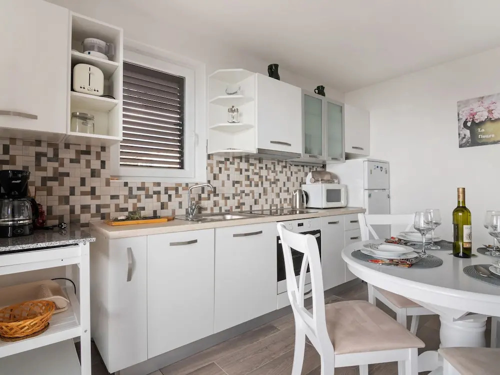 Lovely Apartment in Veprinac With Private Terrace