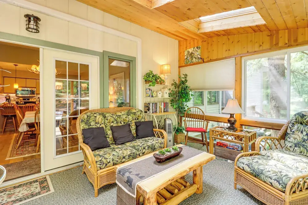 Walk to Dining! Townhome 1 Mi to Big Boulder Mtn