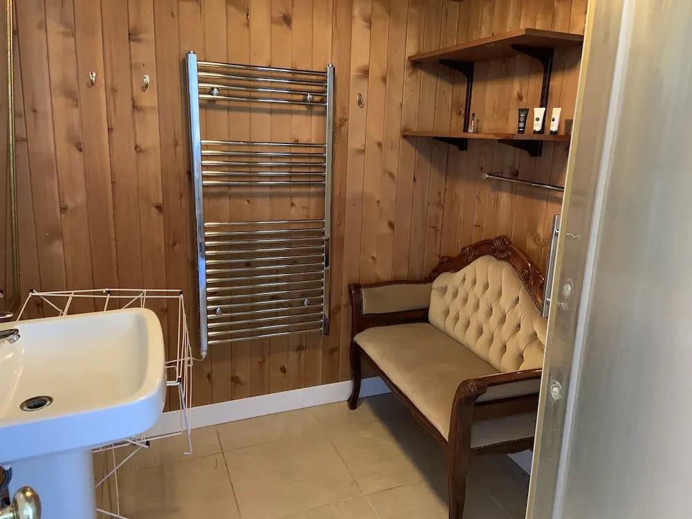 2bed Room Small Annex Furnished in High Wycombe