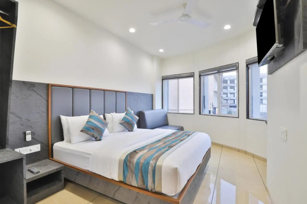 HOTEL SURAT