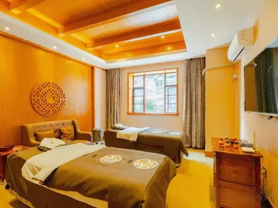 Balagezong Tibetan Ecological Hotel