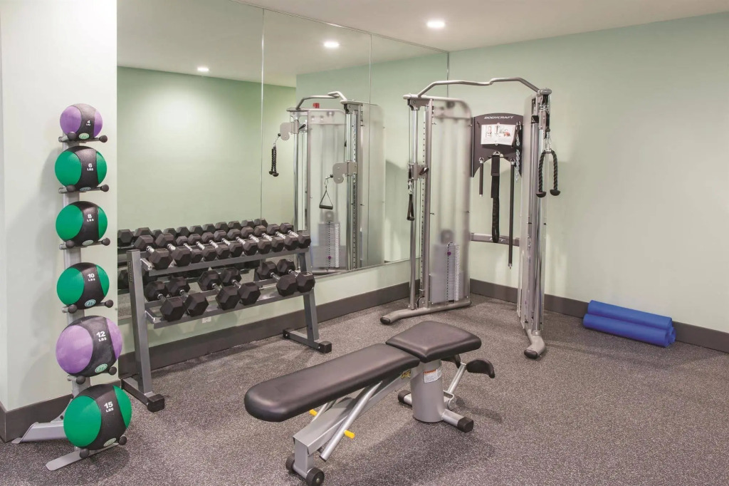 La Quinta Inn & Suites Far Rockaway - JFK Airport