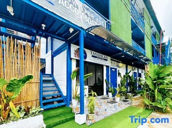 RedDoorz Plus at Tandikan Suites El Nido Caalan