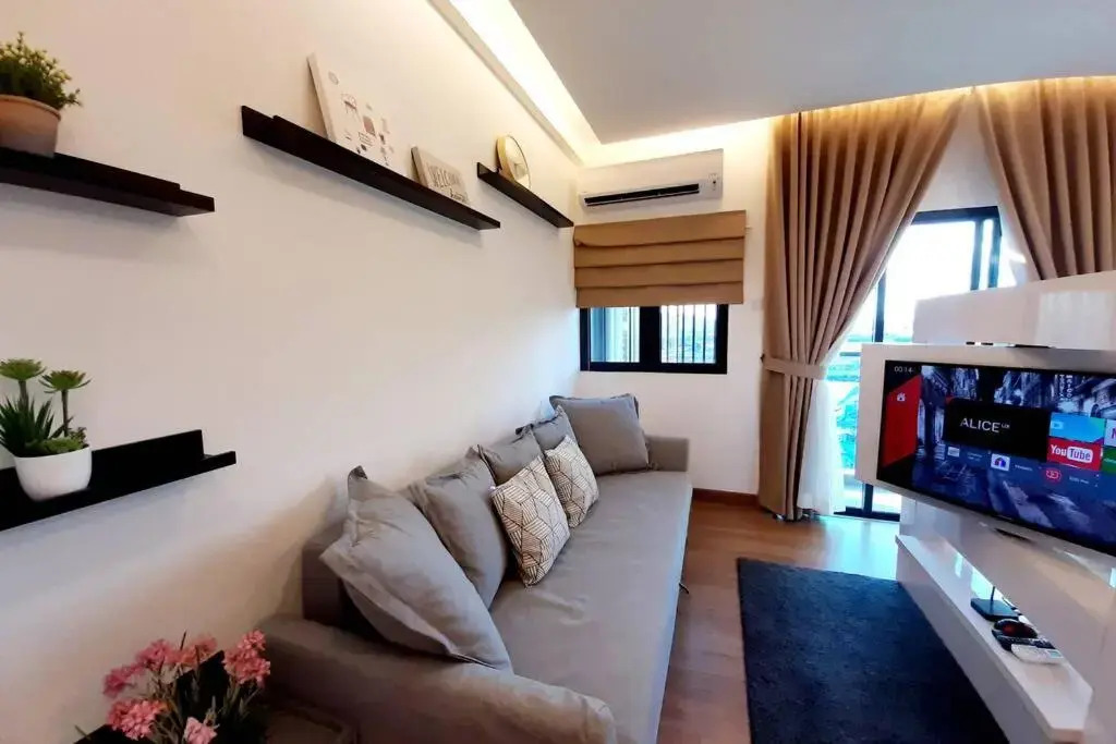Symphony Tower Studio # 3 ( With Balcony )