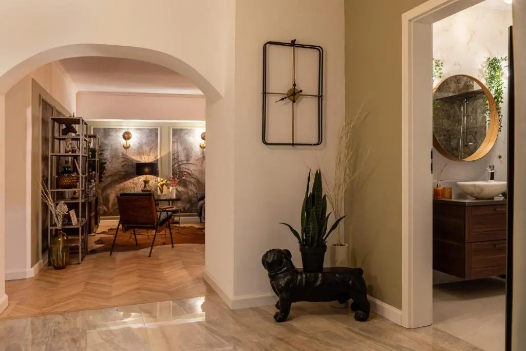 Views of Palace of the Parliament 3BR Safari Design