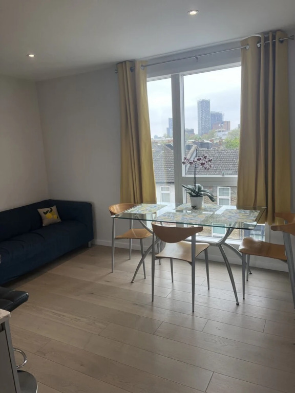 Immaculate 2-bed Apartment in London