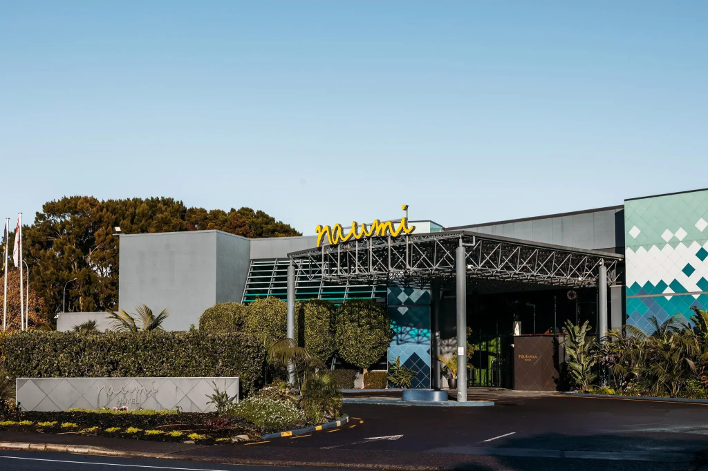 Отель Naumi Auckland Airport
