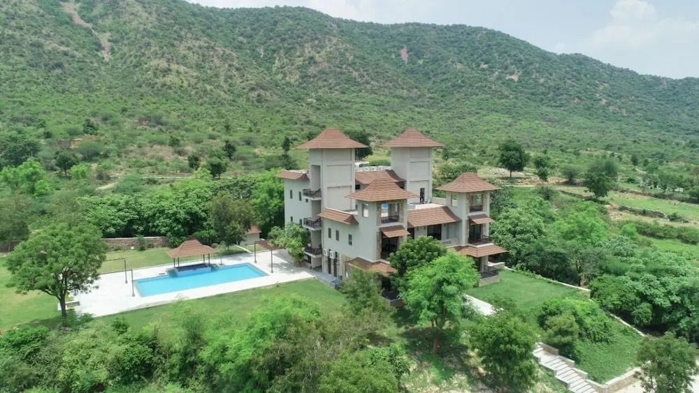 The Hunting Lodge - Luxury Resort in Udaipur