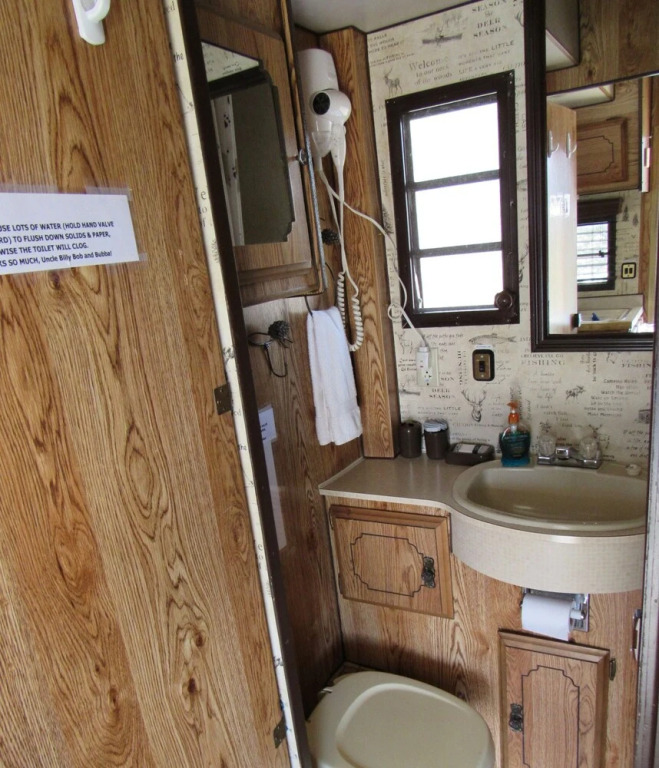 Uncle Billy Bob's Redneck Trailers Vacation Rentals-Bubba's Glamper #4
