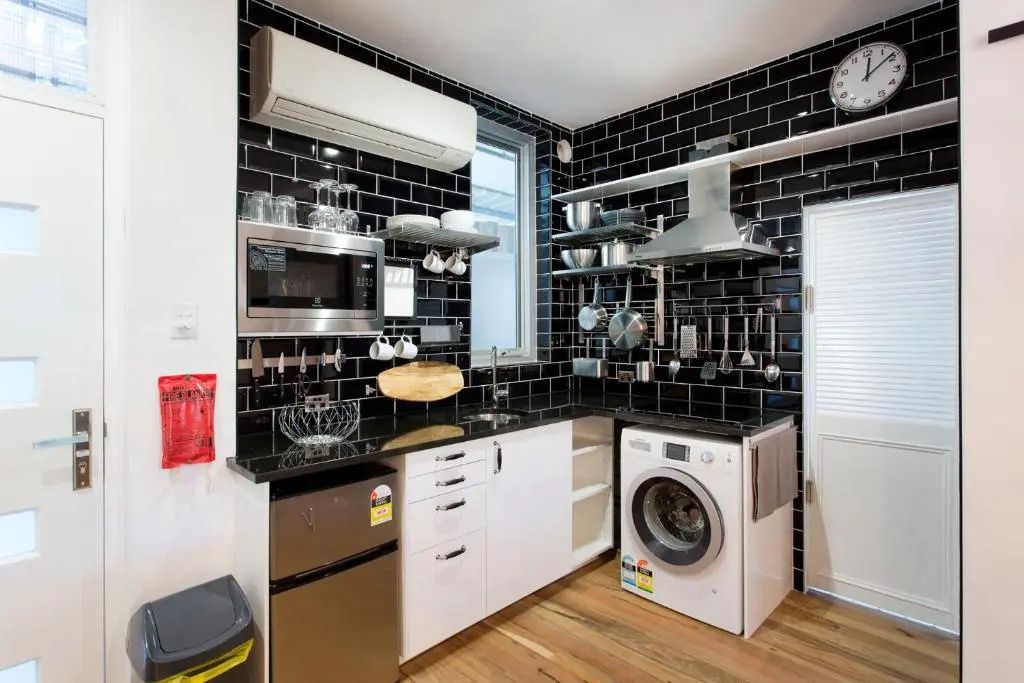 Industrial Central Apartment - Shop 8