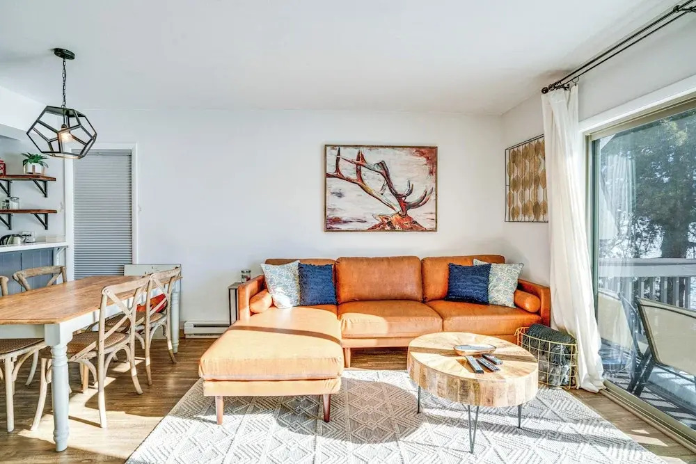 Condo w/ Balcony & Views - Steps to Ski Shuttle!