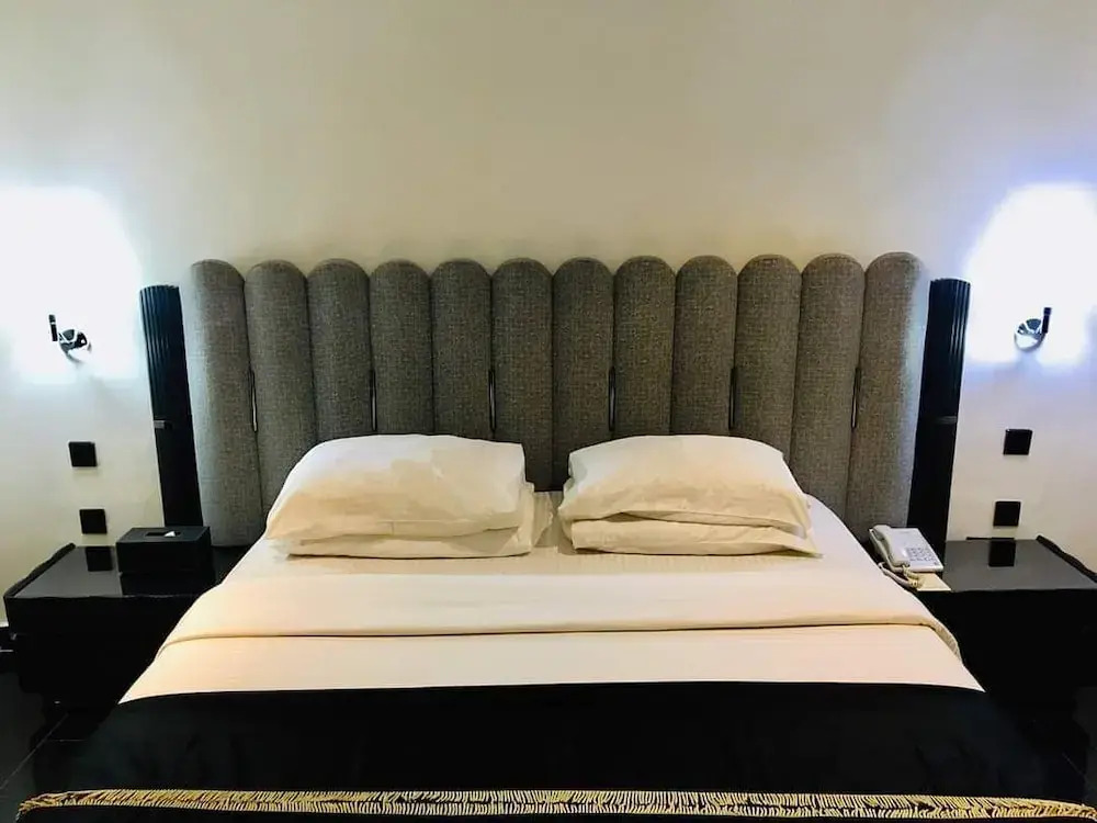 T E L E By Summerset Continental Hotel