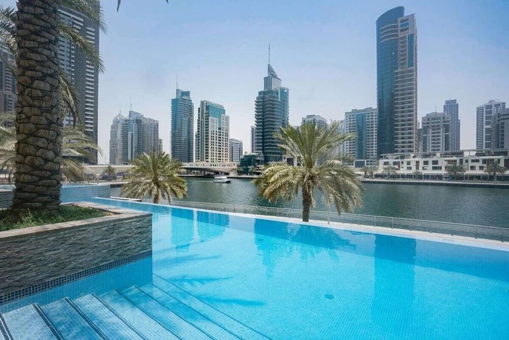 Modern Apartment in Dubai Marina Amazing Pool!