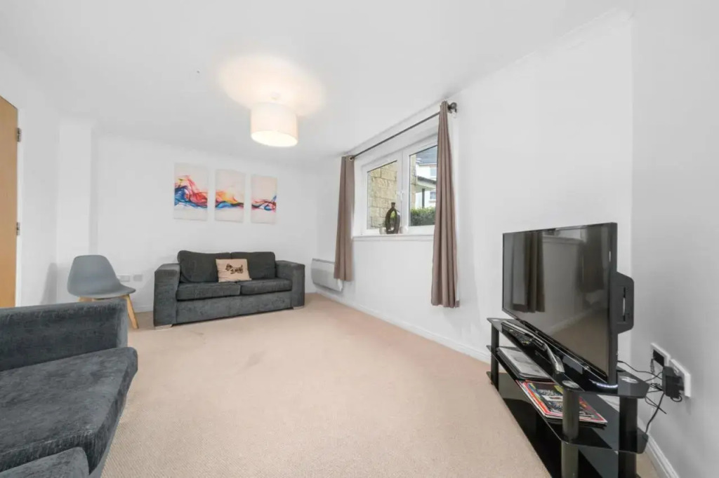 Saughton Suite with views of Water of Leith