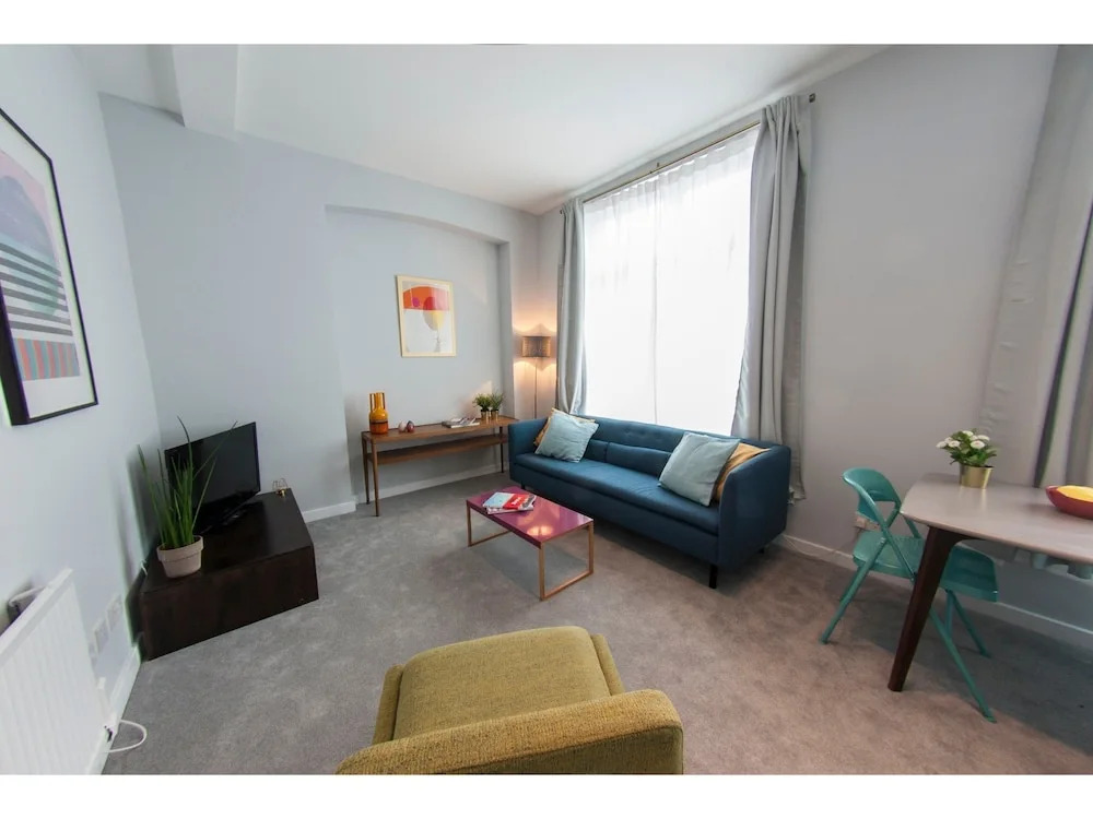 Spacious one Bedroom Flat in South London