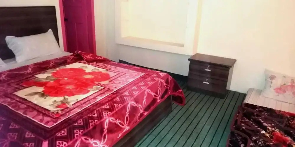 Paradise Hotel