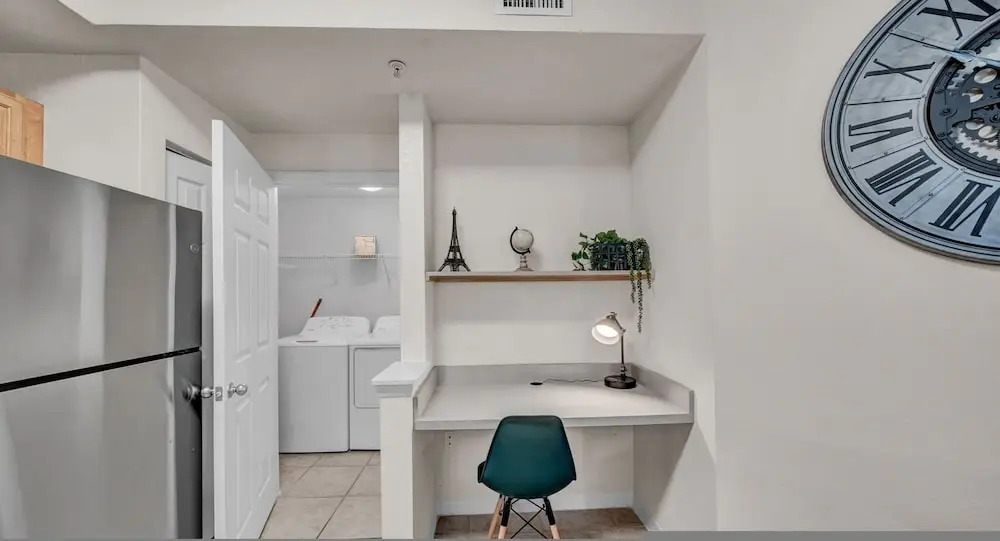 Modern 2BR 2BA Pool Gym Near Airport 9
