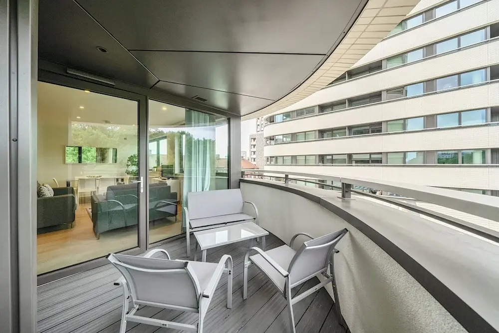 Roomspace Serviced Apartments -Oasis Way