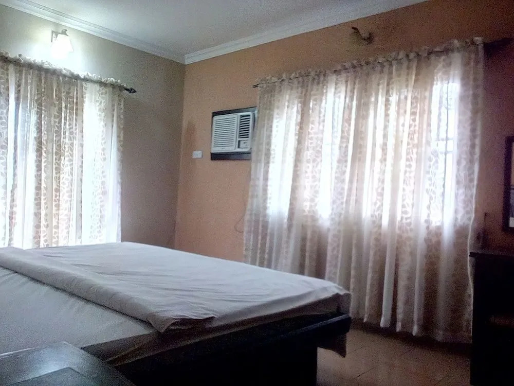 Heritage House Hotel
