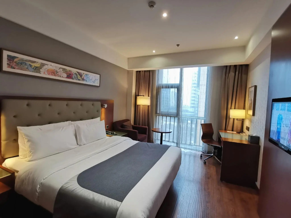 Home Inn Plus Suzhou Wujiang Fenhu Luxin Avenue
