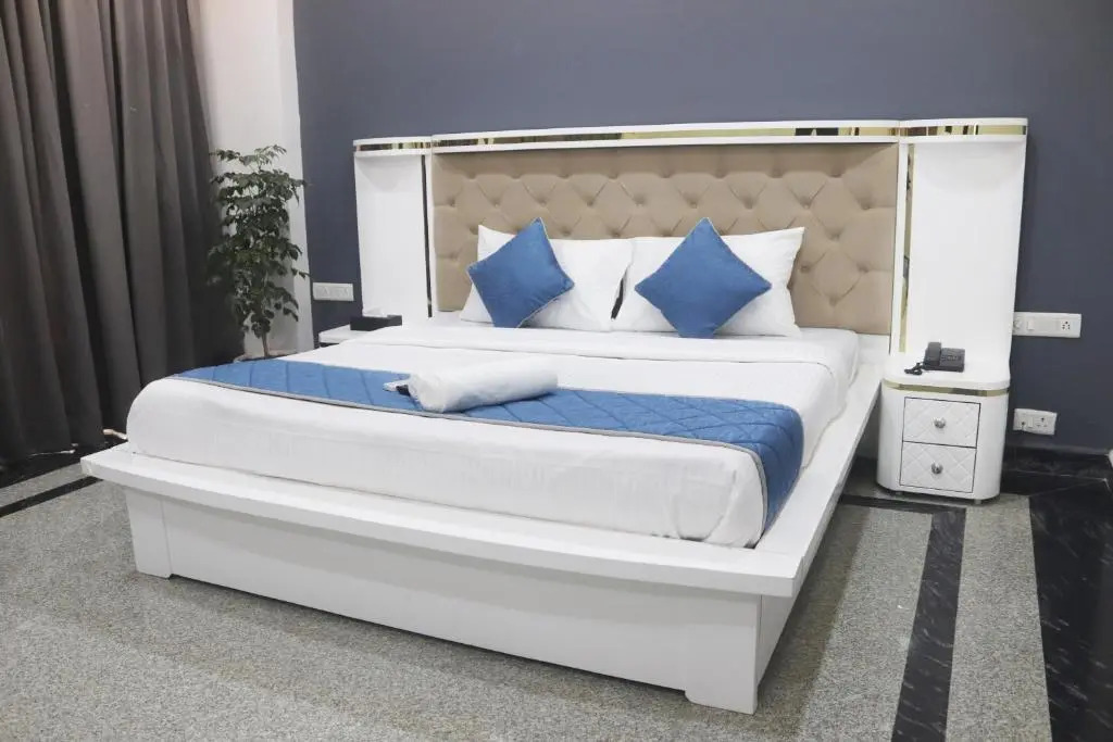 Axon Stays Near Artemis Hospital Gurgaon Sector 52