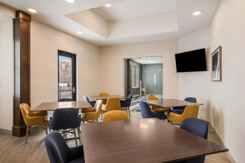 MainStay Suites Gaylord