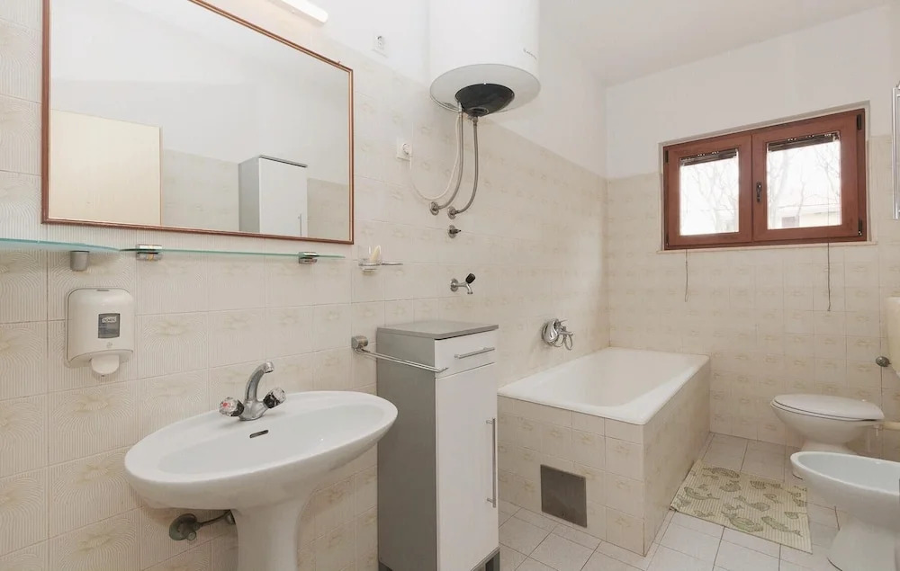 Nice Home in Zadar With Wifi and 2 Bedrooms