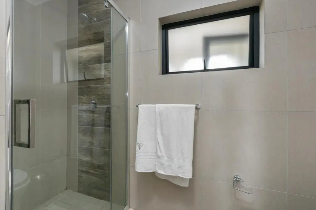 Jacana Estate, The gem