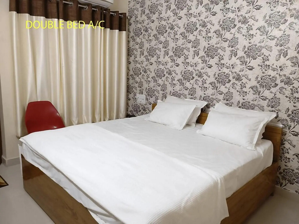 Hotel Girnar