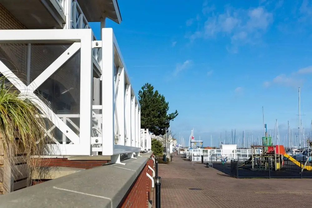 Spacious Luxury Apartment With Beautiful Views of the Harbor and the North Sea