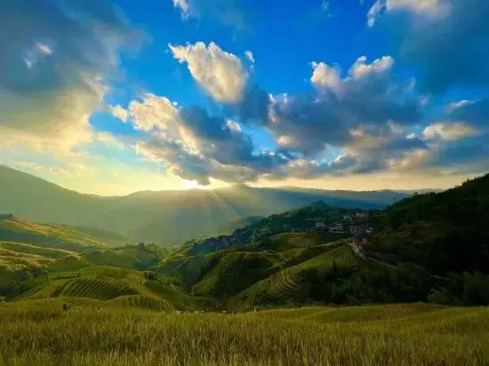 Ziyun·Sunrise Mountain House (Longji Terraces Jinkeng Observation Deck)