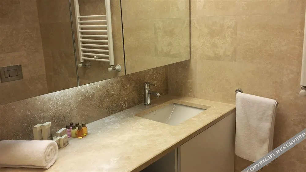 Coresh Suites