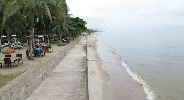 The Trust Huahin Condo Pool View by Dome