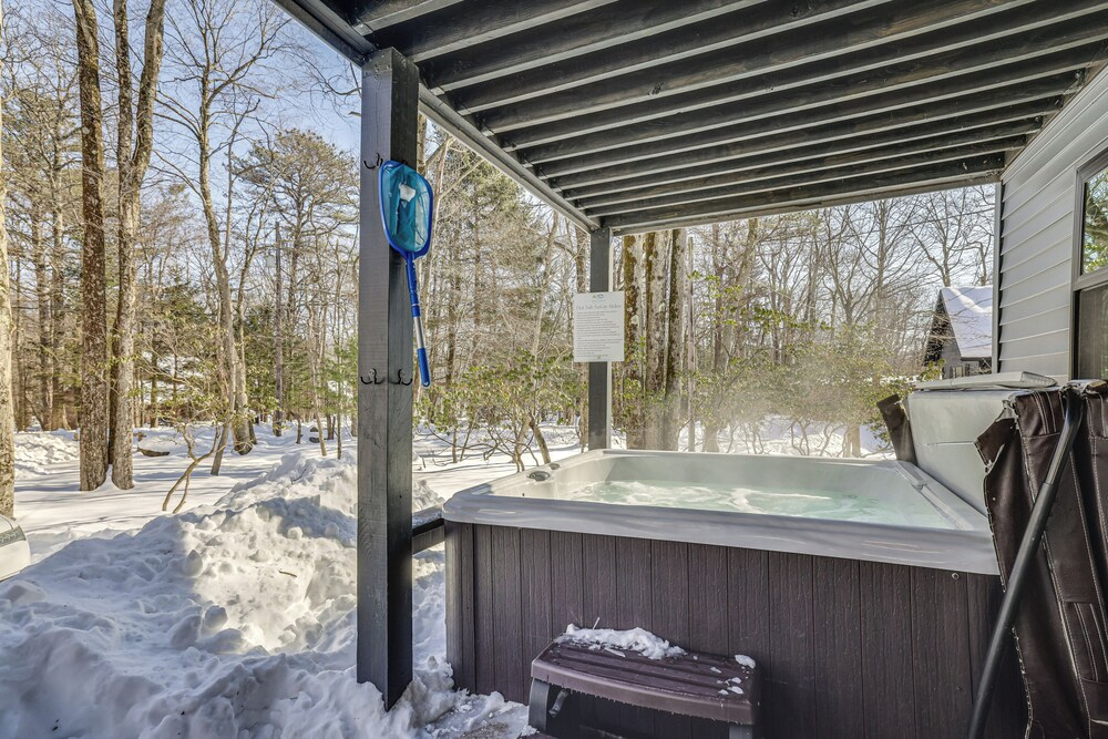 Poconos Ski Base w/ Hot Tub & Game Room!