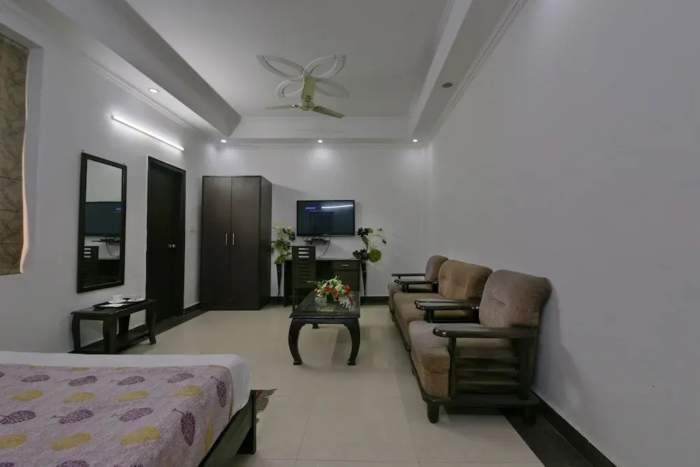 Diamond Stays By OYO Rooms