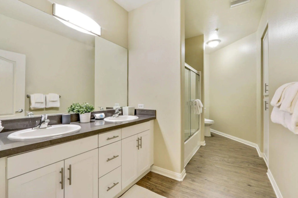Global Luxury Suites at Lincoln Blvd