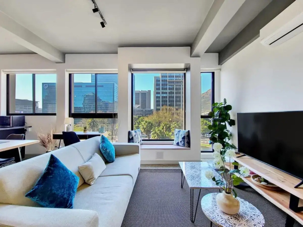 City Oasis Apartment with Rooftop Pool!