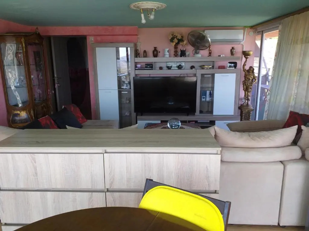 3 Jaccuzi Airport House - Airport Transfer Available