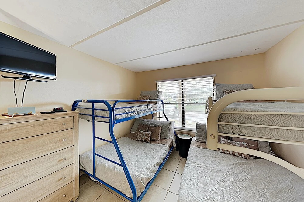 New Listing! All-suite - Pool, Walk To Waves 2 Bedroom Condo