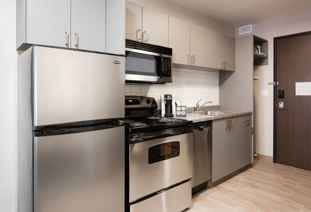 Pomeroy Inn & Suites Prince George