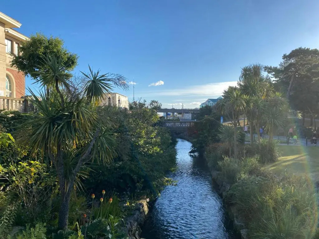 Beautifully Furnished 1 Bed Town Centre Apartment