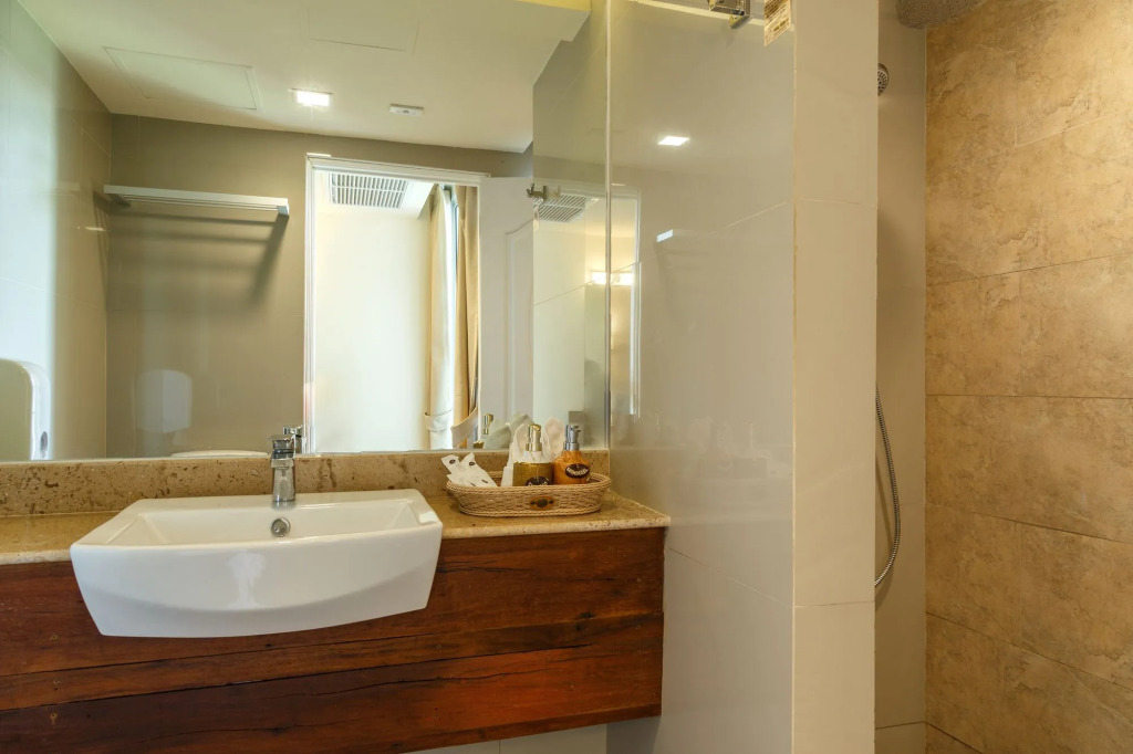 Le Charcoa Hotel