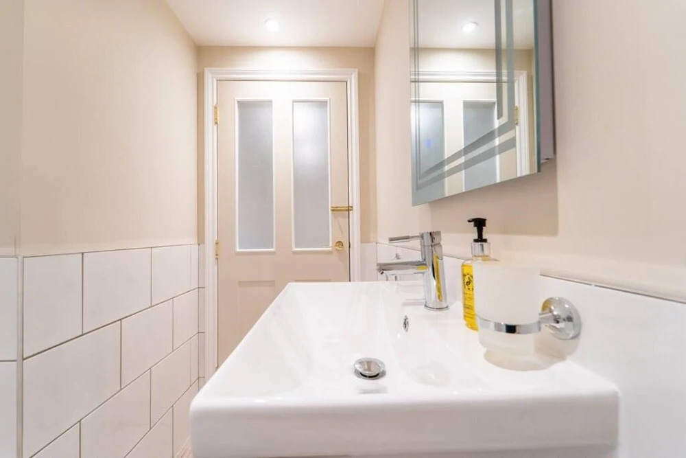 Stylish 3 Bedroom Maisonette