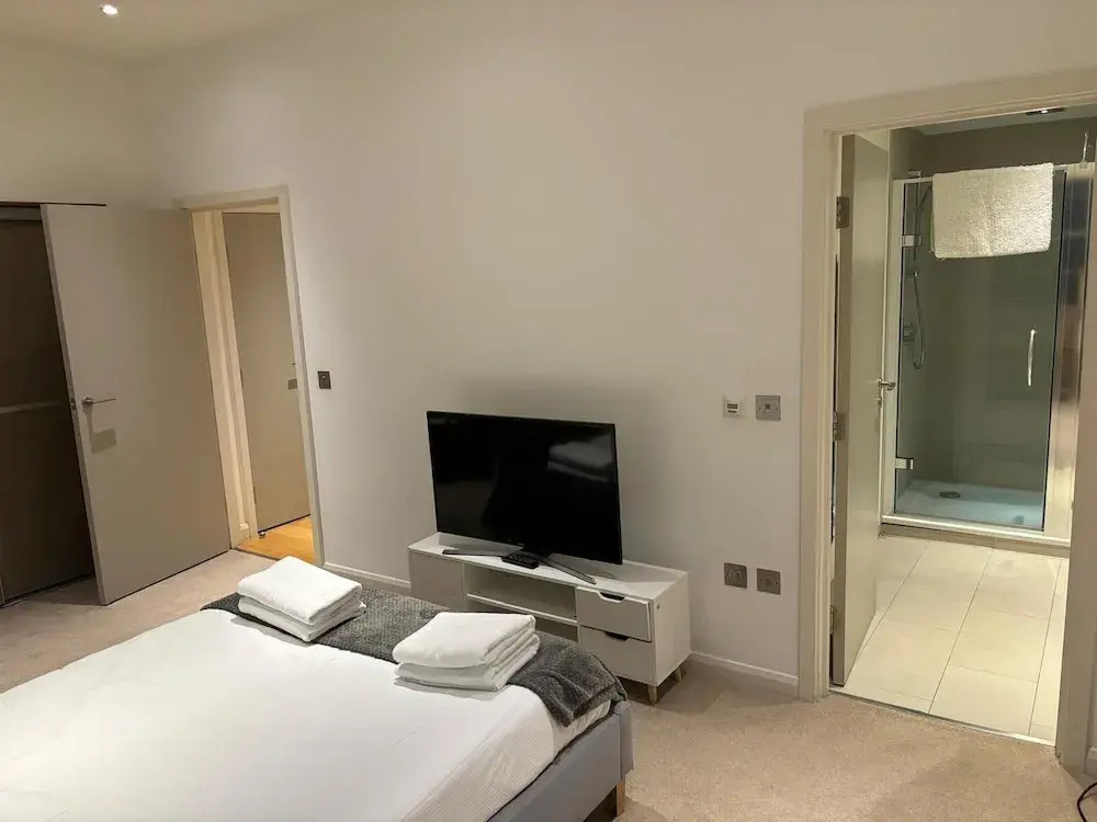 Executive Level Quartermile two Bedroom Apartment - Extremely Central