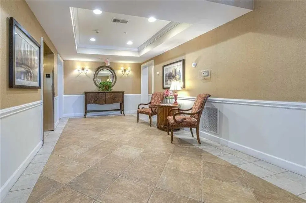 Greenbriar 314 2 Br condo by RedAwning