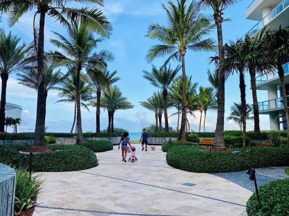 Carillon Miami Beach Private Luxury Suites
