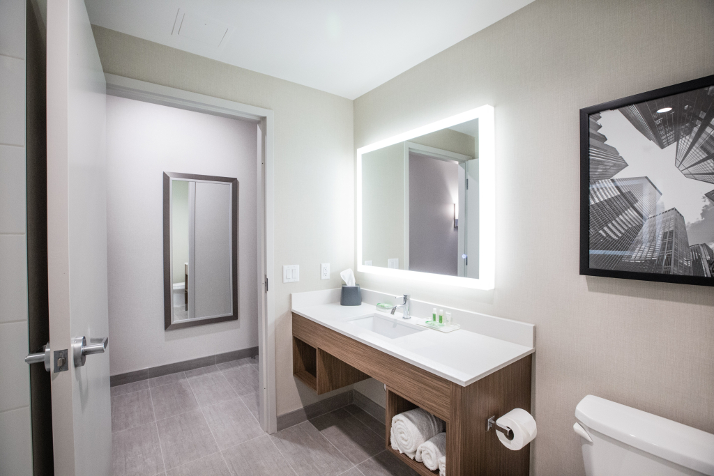 Holiday Inn Hotel & Suites Calgary South - Conference Ctr by IHG